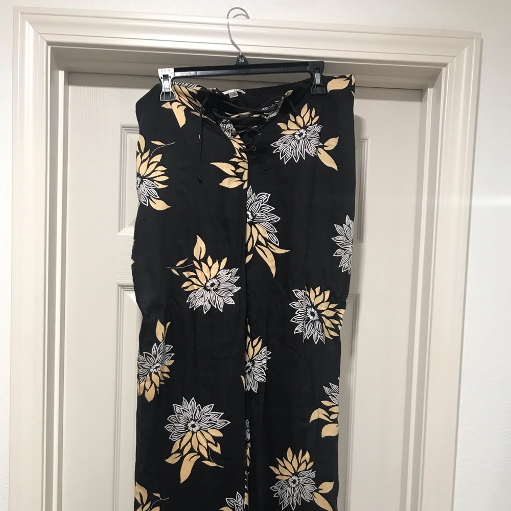 Amuse society crop pants, never worn